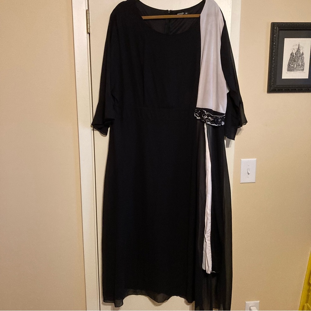 Plus color block mesh overlay pleated detail black white dress